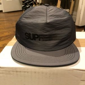 Supreme motion logo SnapBack